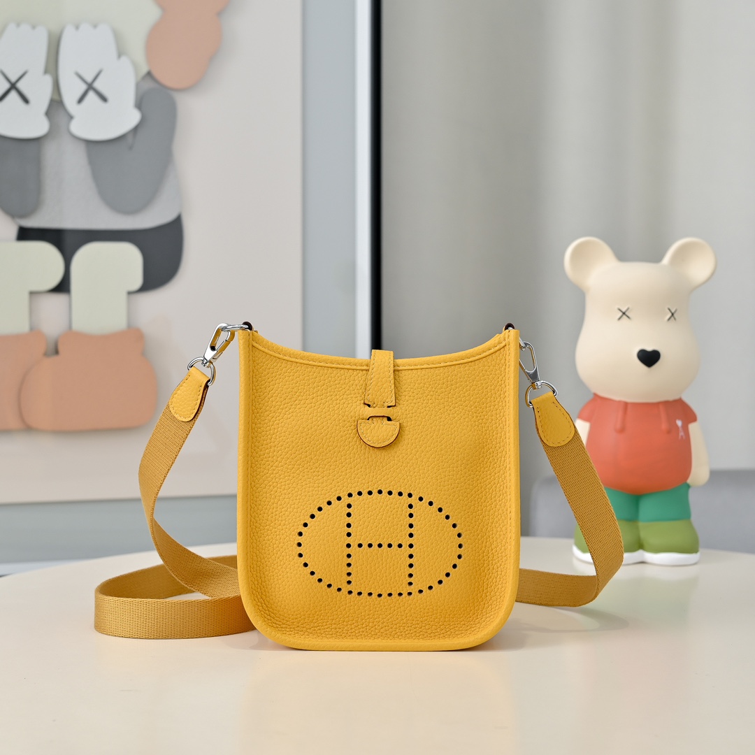 エルメス「Hermès」エヴェリン ミニ 17CM バッグ「EVELYNE MINI BAG」