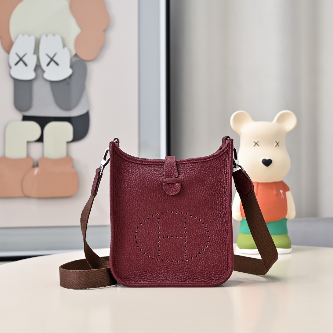 エルメス「Hermès」エヴェリン ミニ 17CM バッグ「EVELYNE MINI BAG」