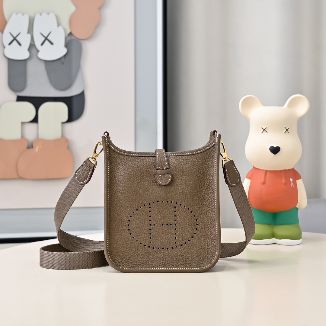 エルメス「Hermès」エヴェリン ミニ 17CM バッグ「EVELYNE MINI BAG」