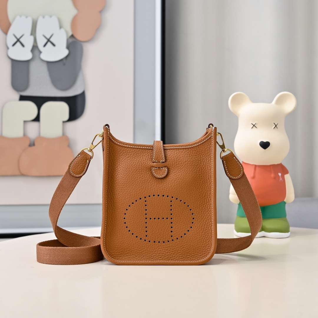 エルメス「Hermès」エヴェリン ミニ 17CM バッグ「EVELYNE MINI BAG」
