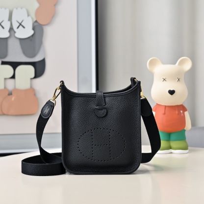 エルメス「Hermès」エヴェリン ミニ 17CM バッグ「EVELYNE MINI BAG」