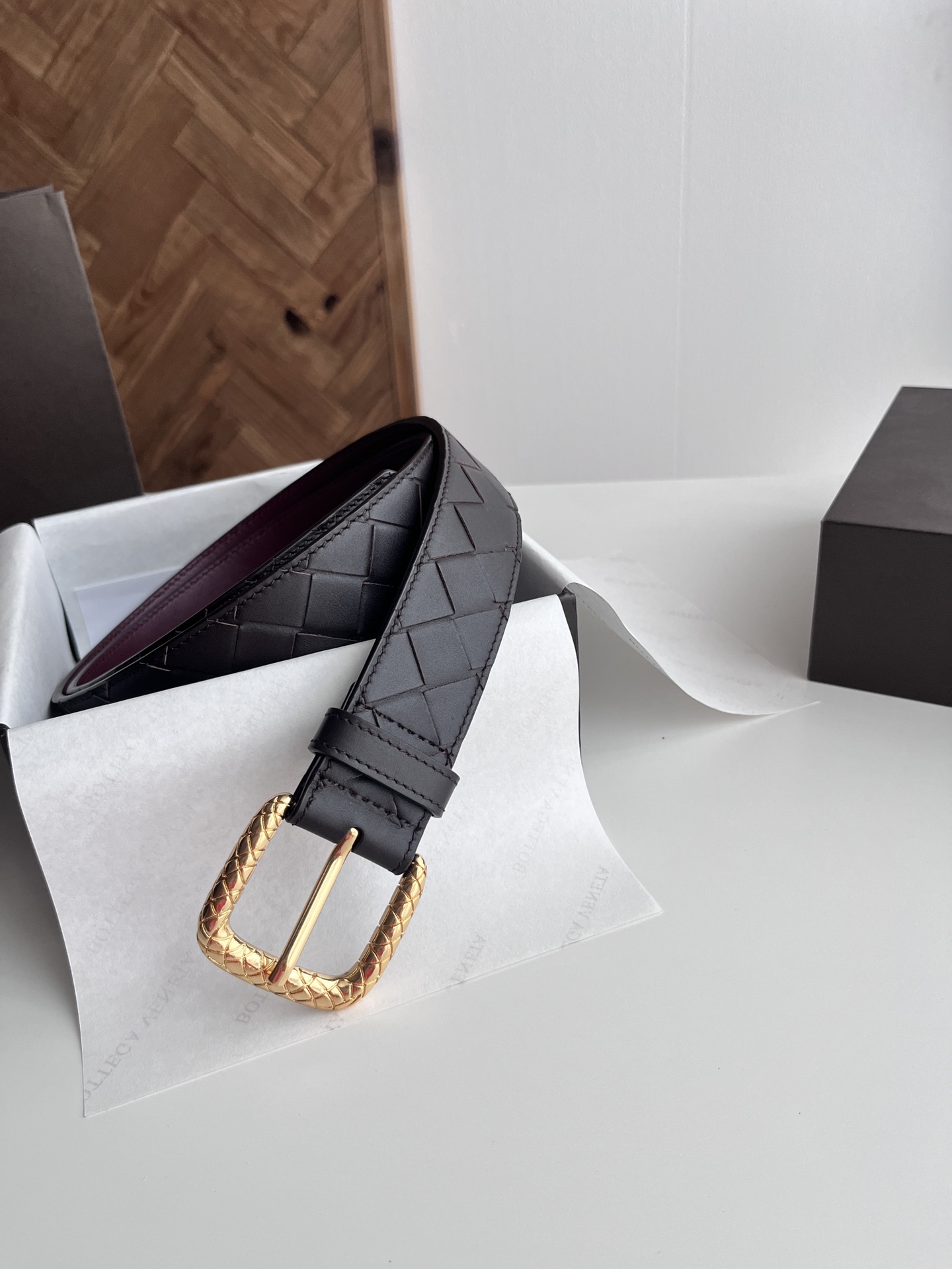 ボッテガ・ヴェネタ「Bottega Veneta」イントレチャート リバーシブル ベルト