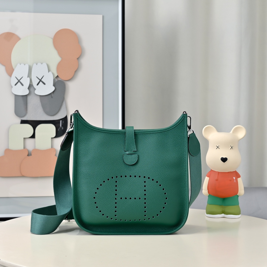 エルメス「Hermès」エブリン III 20 バッグ 15色「EVELYNE III 20 BAG」