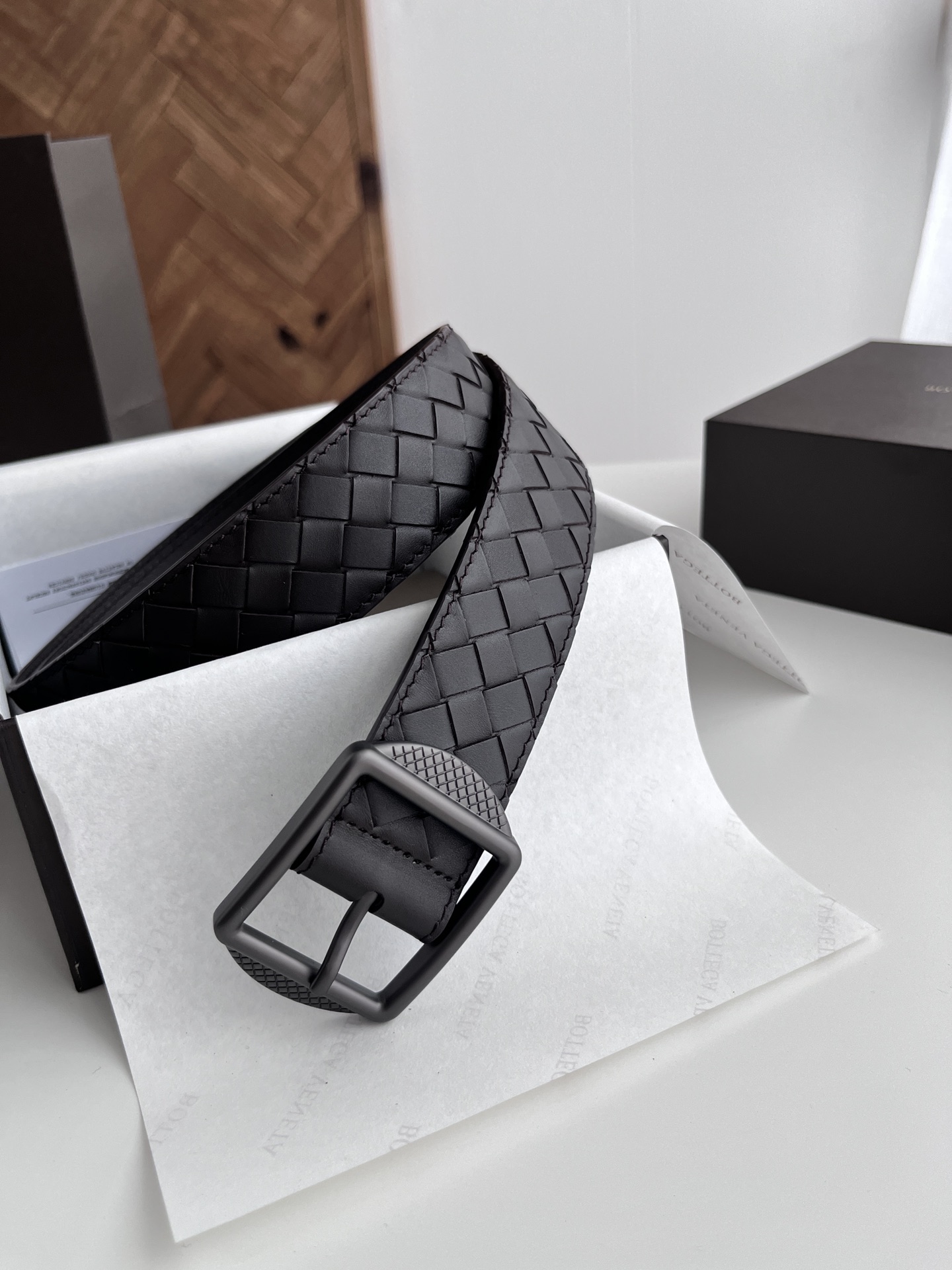 ボッテガ・ヴェネタ「Bottega Veneta」イントレチャート リバーシブル ベルト