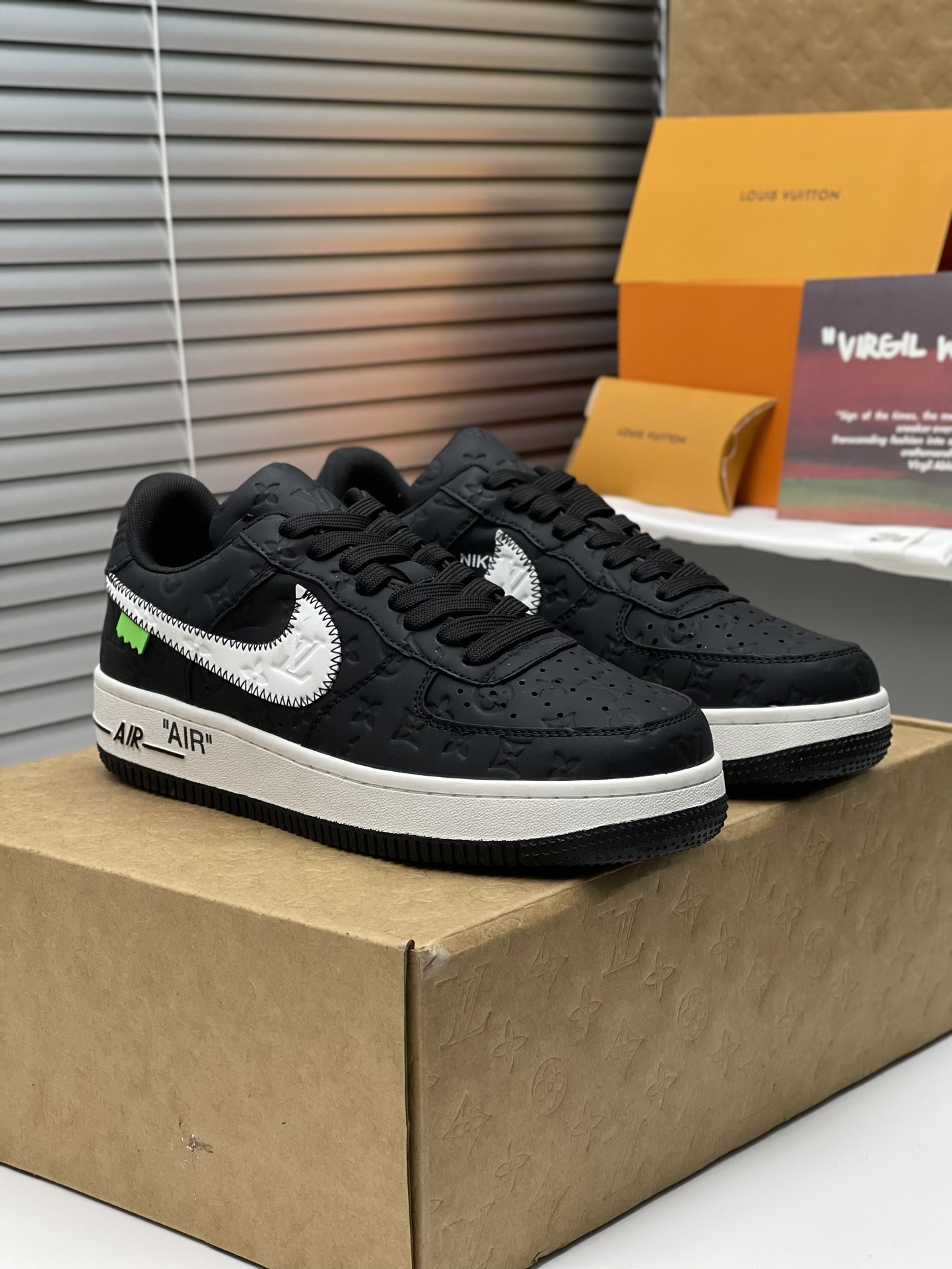 「コラボモデル」Louis Vuitton x Nike Air Force 1 Low【新商品発売】七色