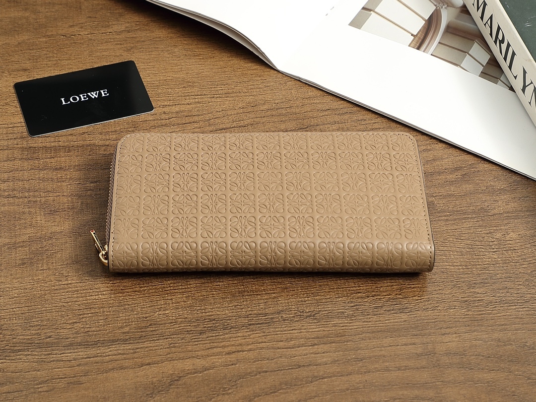 ロエベ「LOEWE」ジッパー付き財布 5色