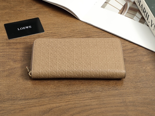 ロエベ「LOEWE」ジッパー付き財布 5色