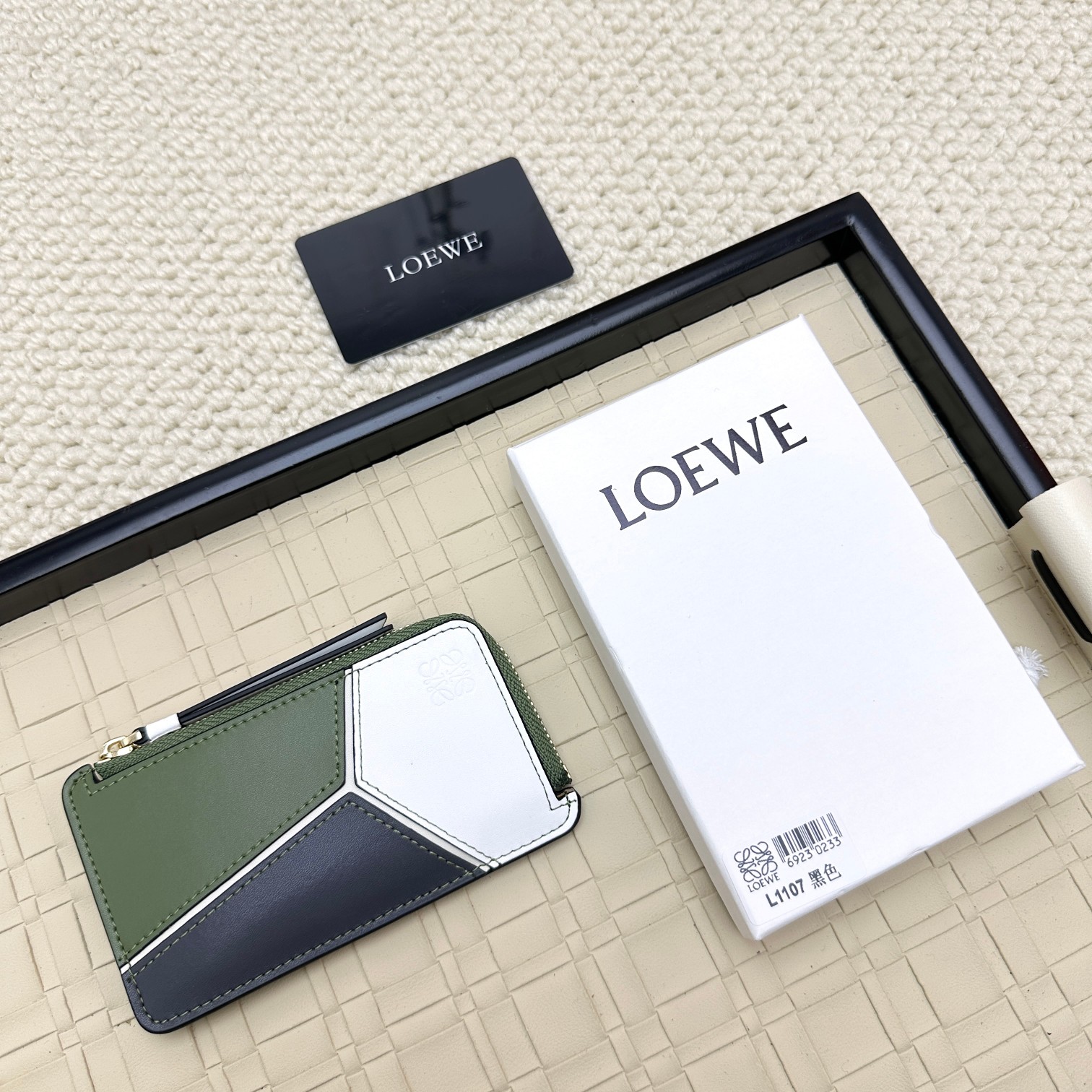 ロエベ「LOEWE」パスケース 12色