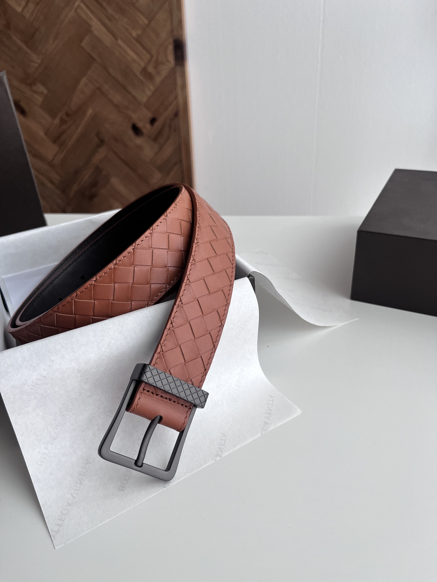 ボッテガ・ヴェネタ「Bottega Veneta」イントレチャート リバーシブル ベルト
