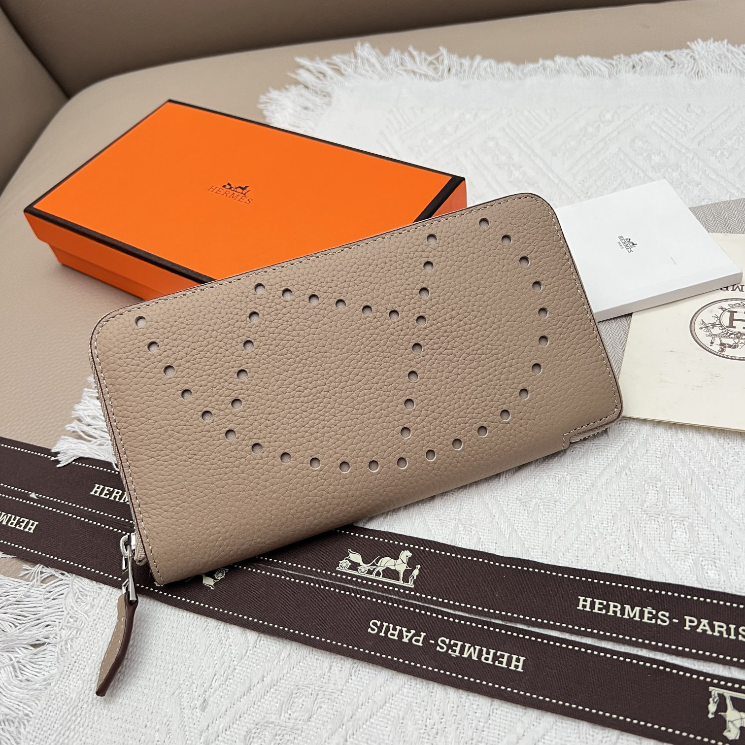 エルメス「Hermès」ファスナー式レザーウォレット 10色
