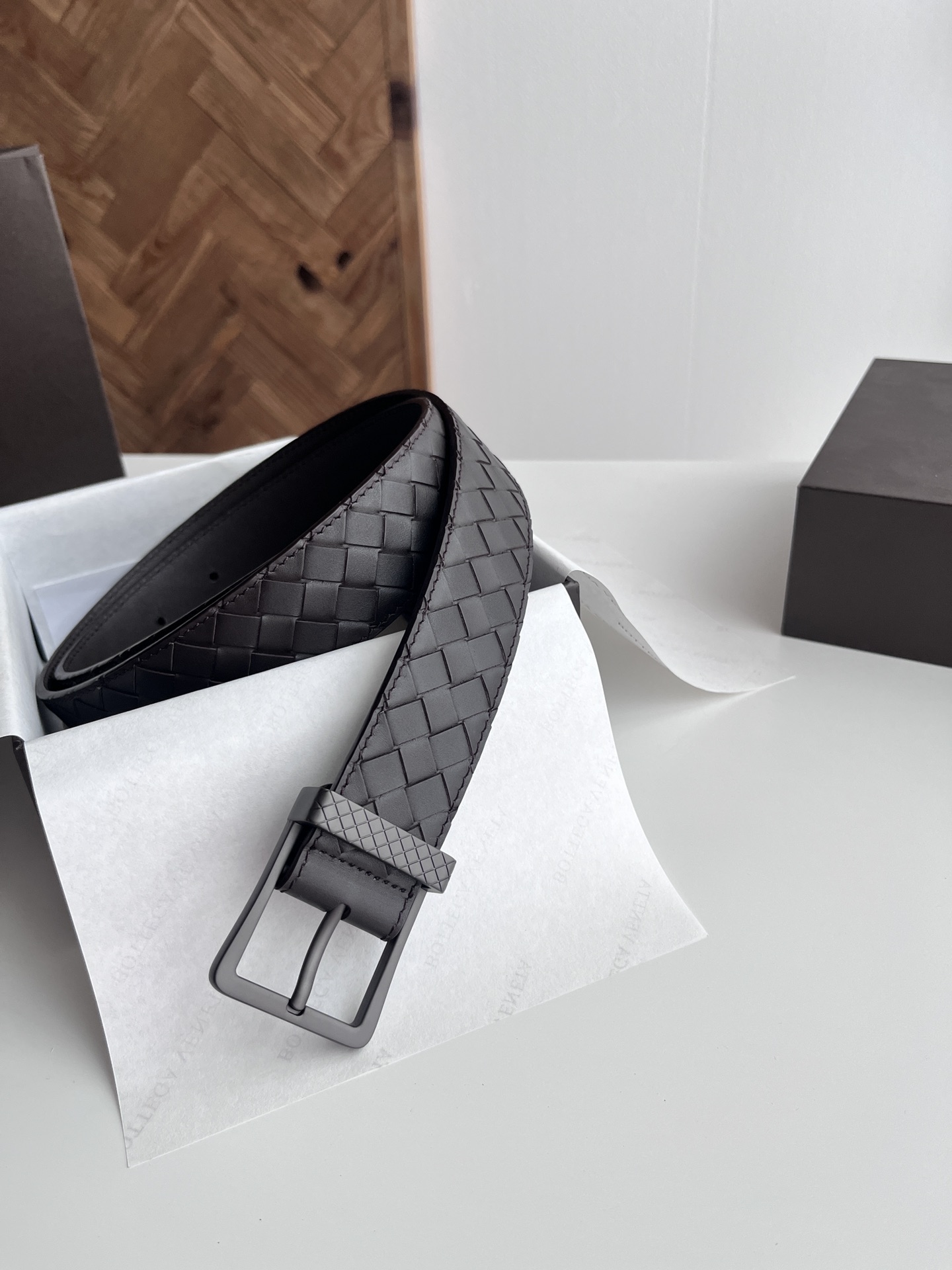 ボッテガ・ヴェネタ「Bottega Veneta」イントレチャート リバーシブル ベルト