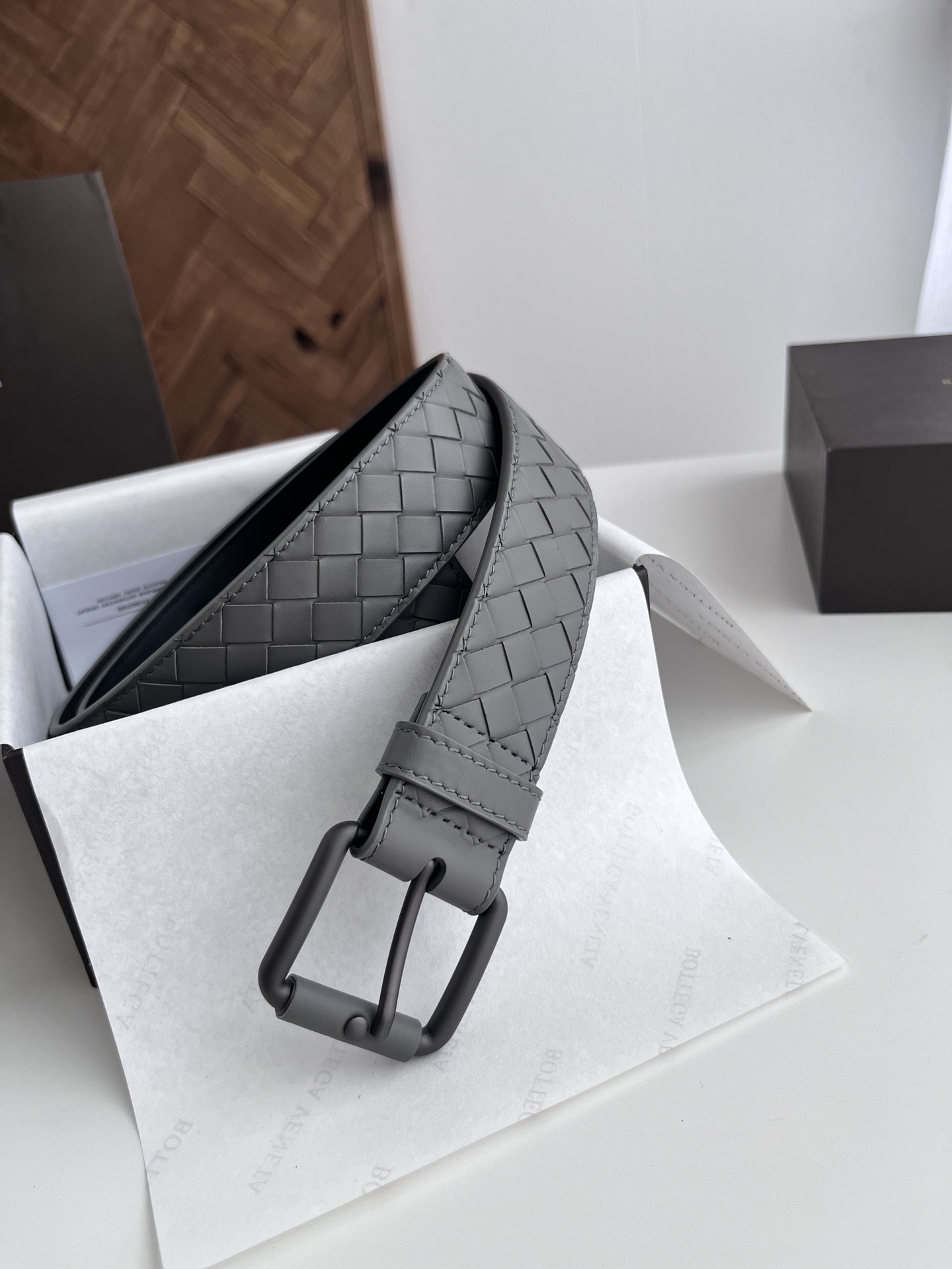 ボッテガ・ヴェネタ「Bottega Veneta」イントレチャート リバーシブル ベルト