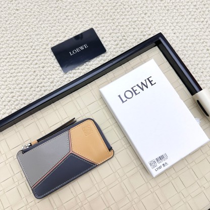 ロエベ「LOEWE」パスケース 12色