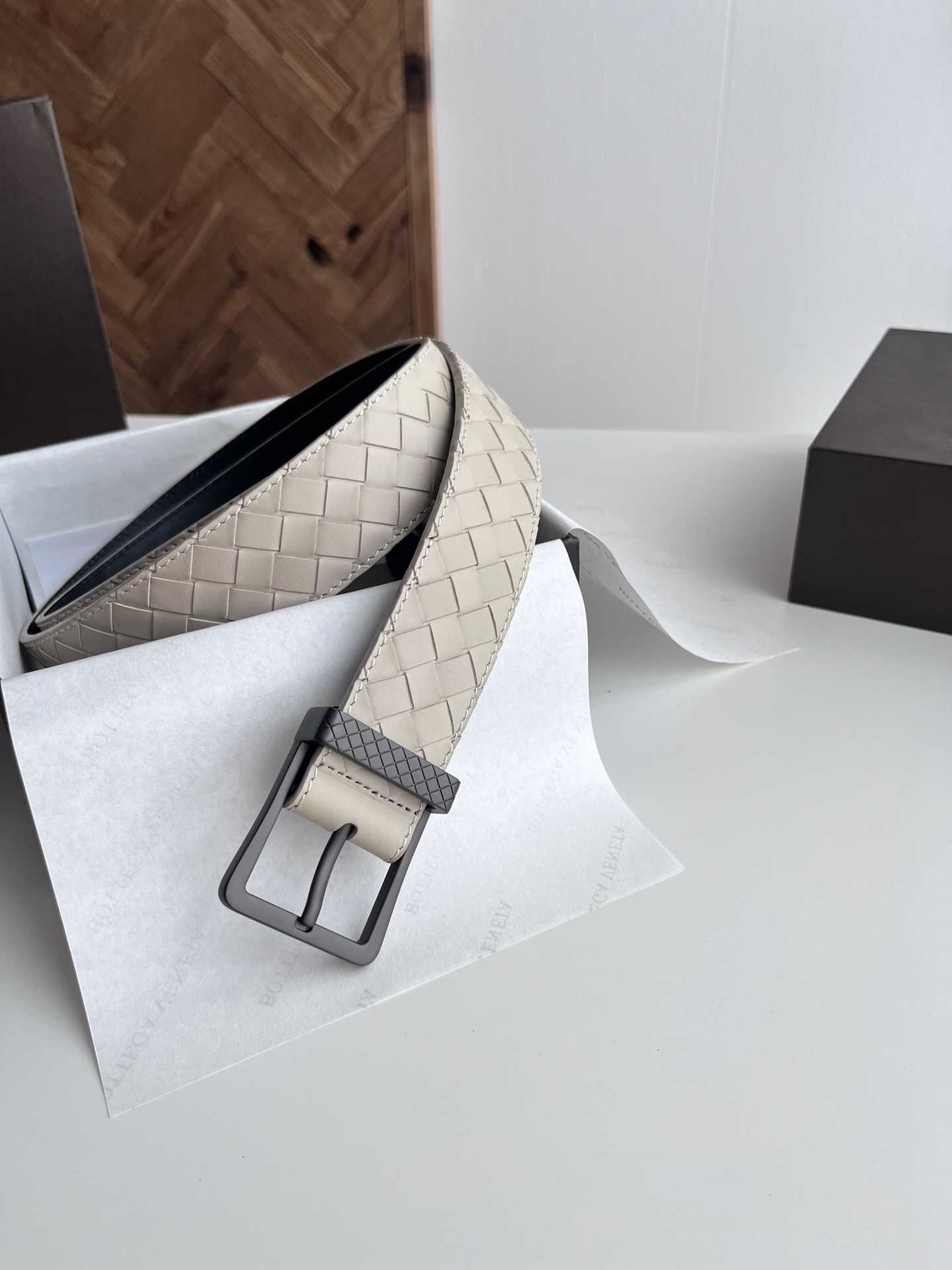 ボッテガ・ヴェネタ「Bottega Veneta」イントレチャート リバーシブル ベルト