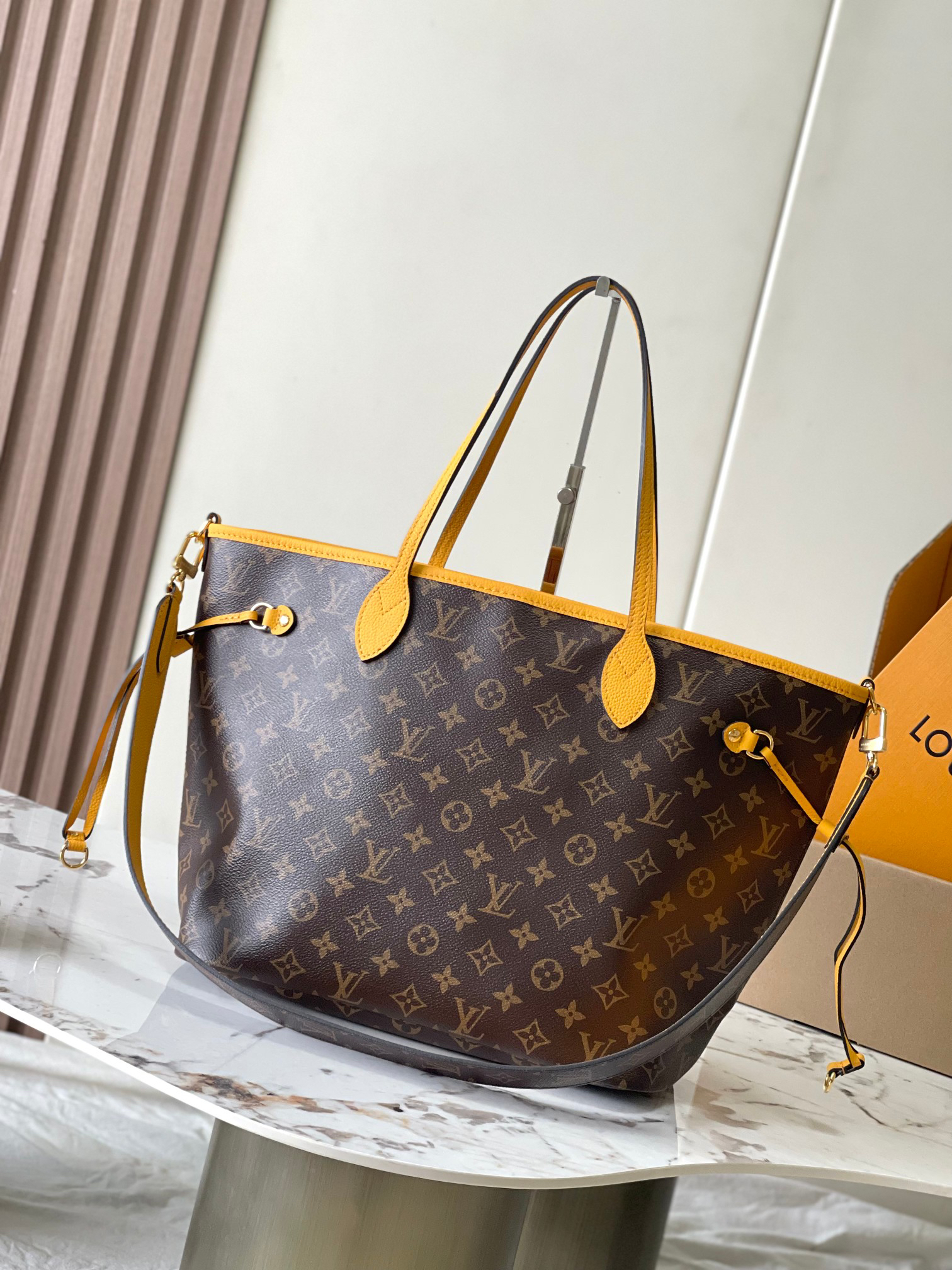 ルイ・ヴィトン「Louis Vuitton」Neverfull Bandoulière Inside Out GM ハンドバッグ