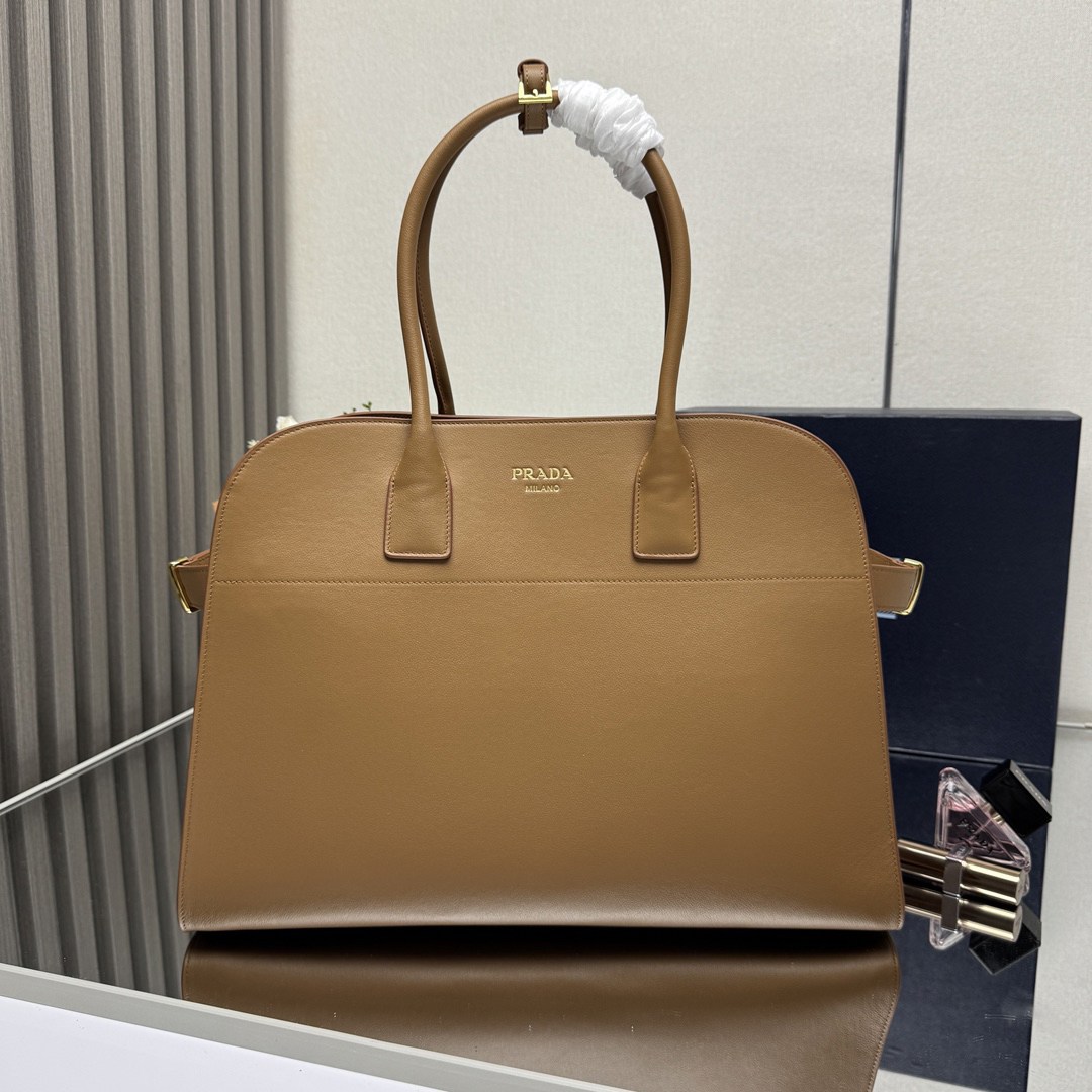 プラダ「Prada」 グランデ トートバッグ トートバッグ