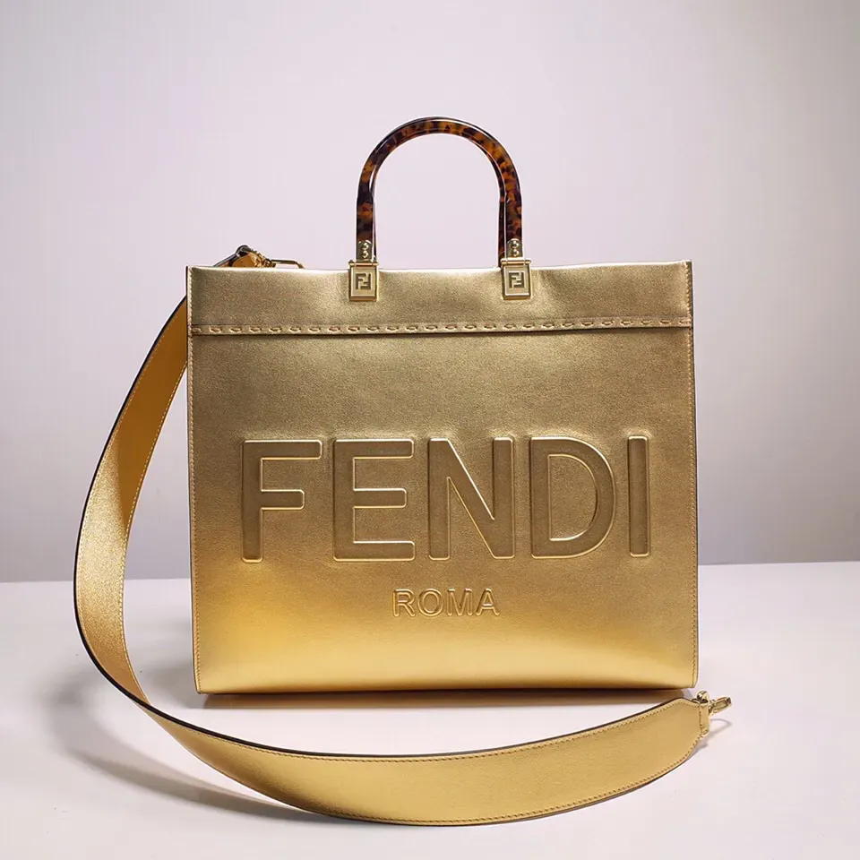 フェンディ「Fendi」Sunshine センタートートバッグ（シルバーラミネートレザー）