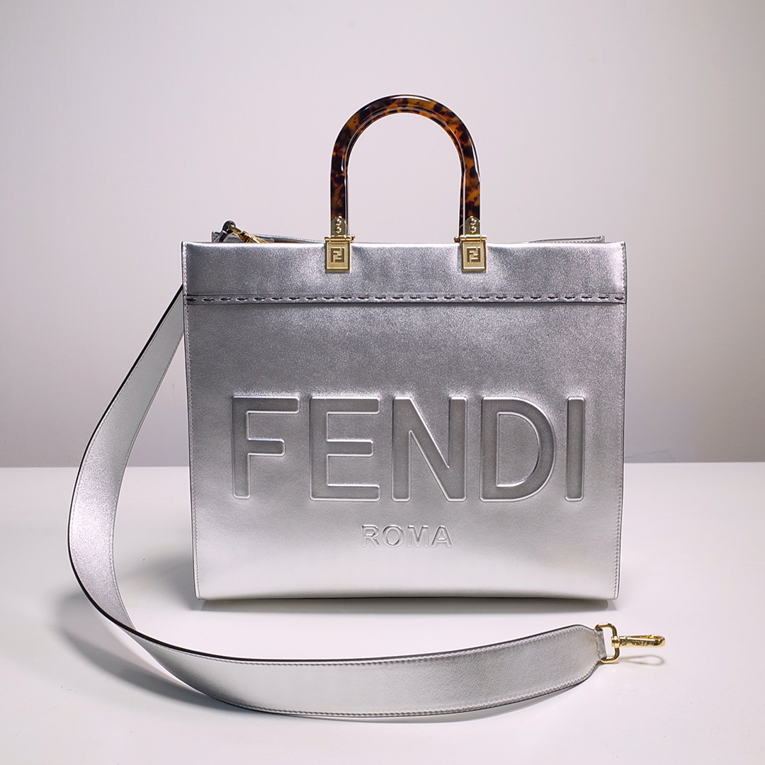 フェンディ「Fendi」Sunshine センタートートバッグ（シルバーラミネートレザー）