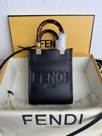 フェンディ「Fendi」Sunshine ミニ レザー ハンドバッグ