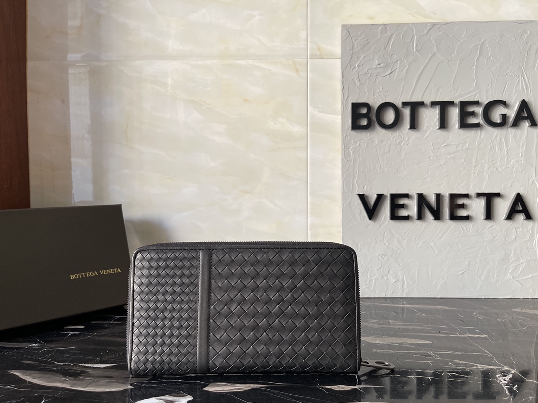 ボッテガ・ヴェネタ「Bottega Veneta」イントレチャート ザッパー ウォレット
