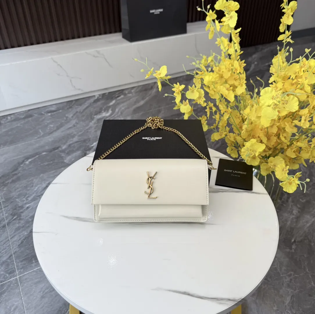 サンローラン「Saint Laurent」SUNSET BOX レザー クラッチバッグ
