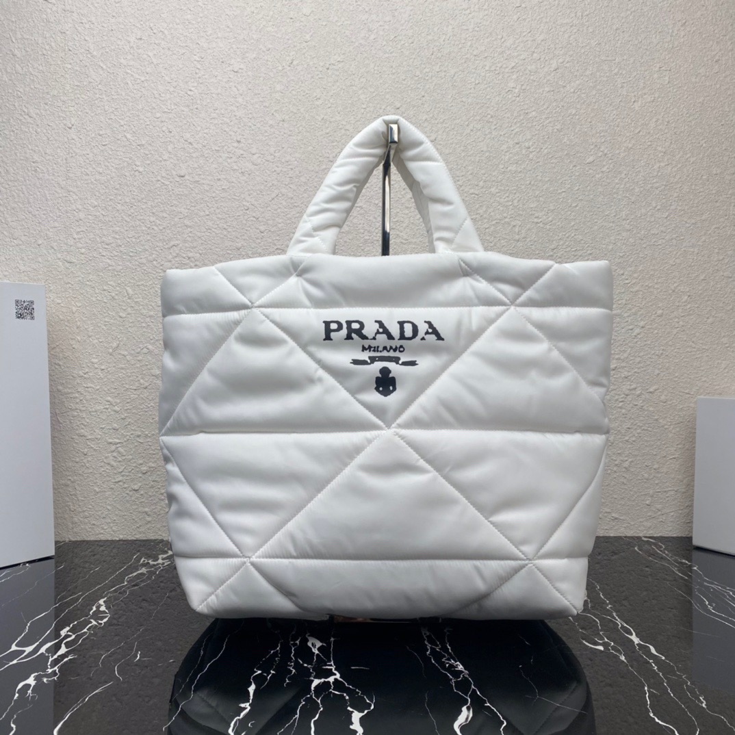 プラダ「Prada」Re-Nylon トートバッグ  ラージトート