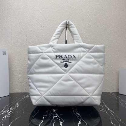 プラダ「Prada」Re-Nylon トートバッグ  ラージトート
