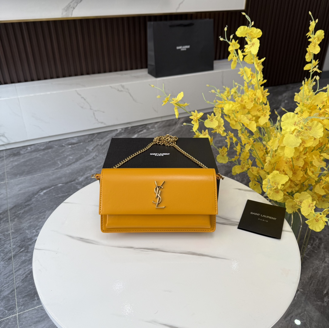サンローラン「Saint Laurent」SUNSET BOX レザー クラッチバッグ