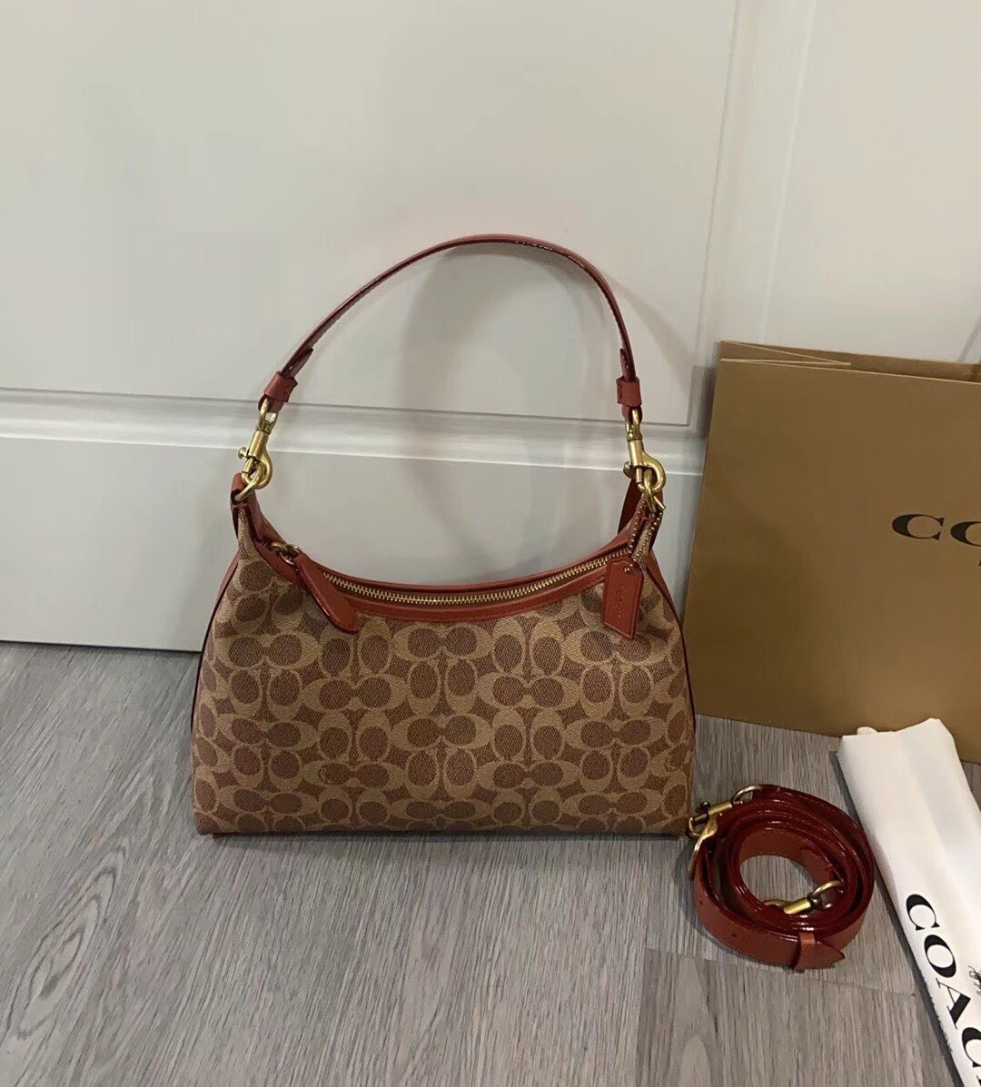 コーチ「Coach」Juliet クラシック キャラメル モノグラム アンダーアームバッグ