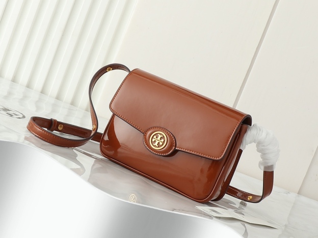 トリー バーチ「Tory Burch」フラップメッセンジャーバッグ ショルダーバッグ