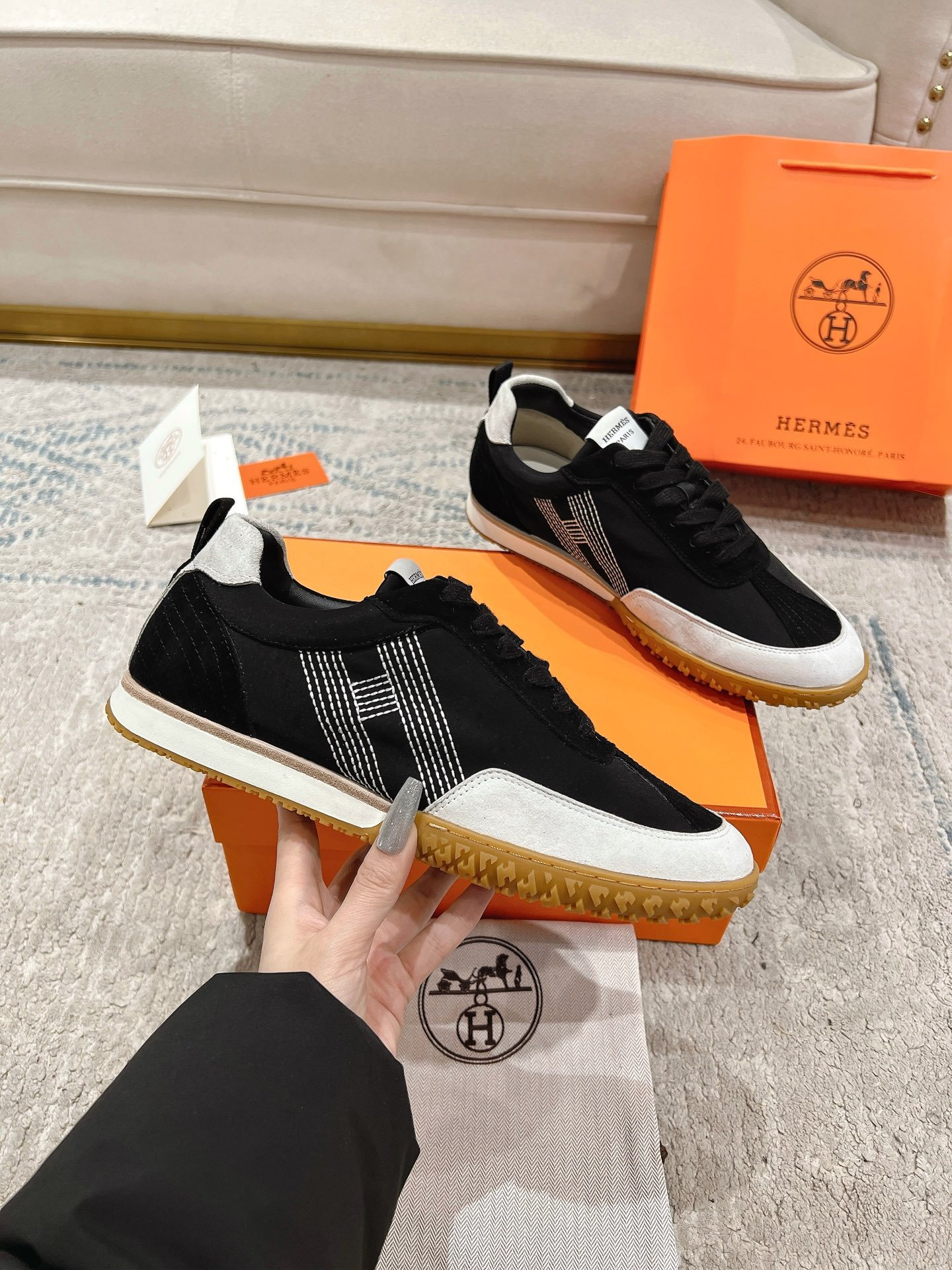 エルメス［Hermès］カップル トレーニングシューズ