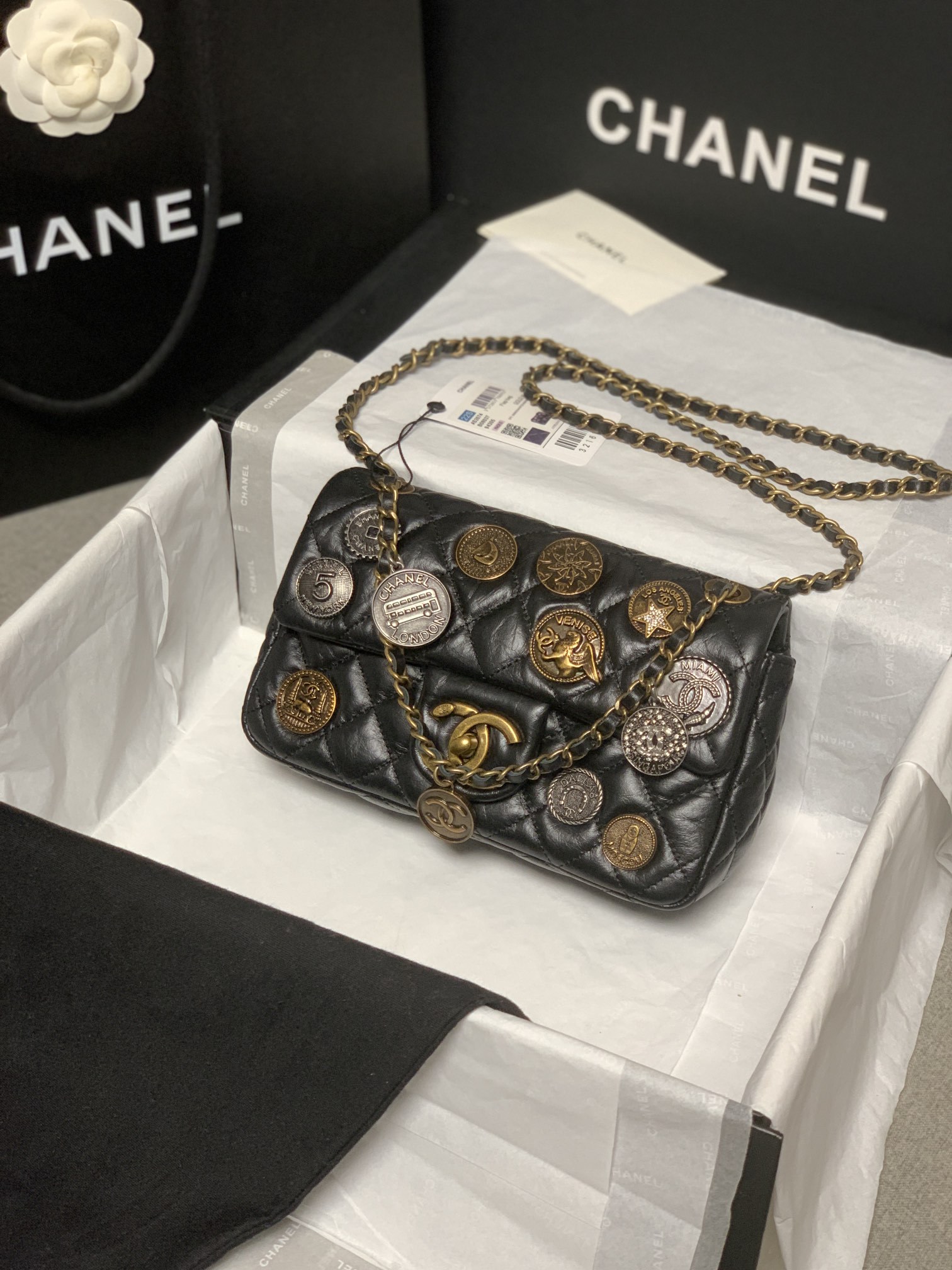 シャネル「Chanel」  Flap Bag 記念限定 メダリオン ショルダーバッグ
