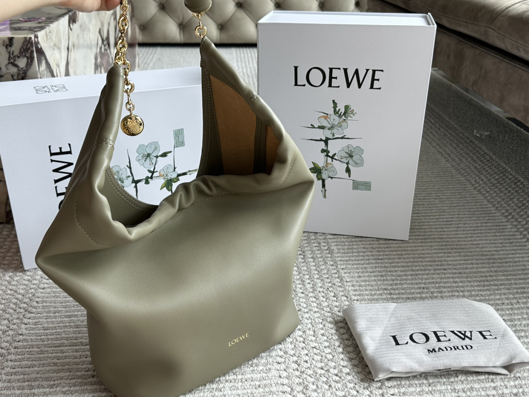 ロエベ「Loewe」Squeeze レザー ハンドバッグ