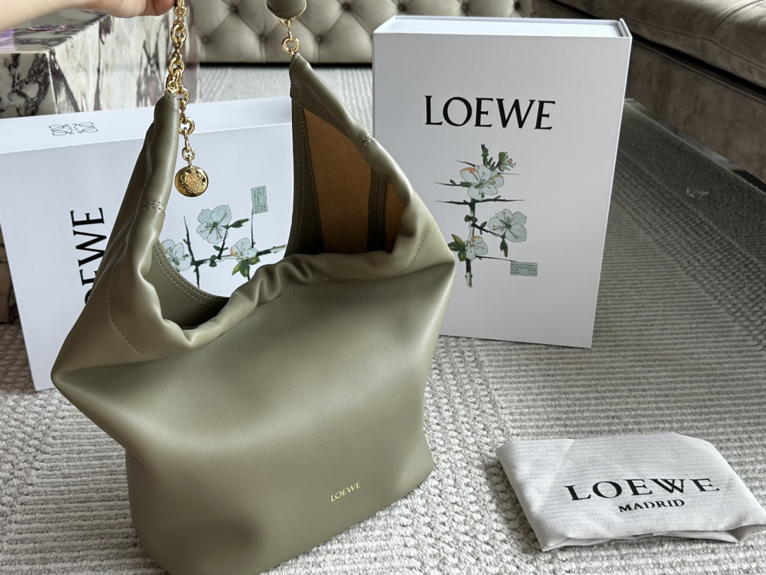 ロエベ「Loewe」Squeeze レザー ハンドバッグ