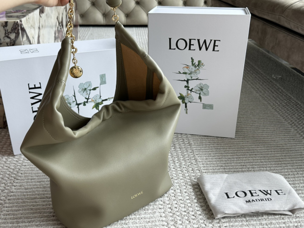 ロエベ「Loewe」Squeeze レザー ハンドバッグ