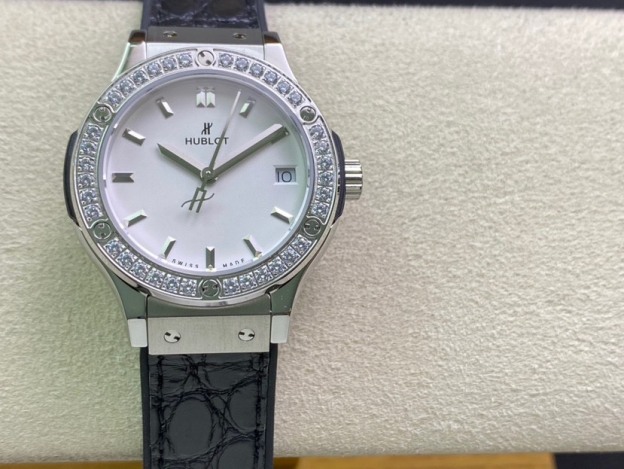 ウブロ［Hublot］クラシックフュージョン レディースウォッチ