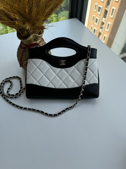 シャネル「Chanel」