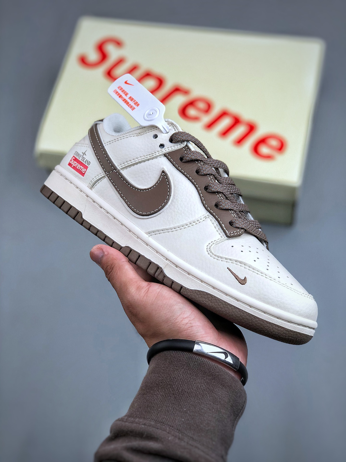 「コラボモデル」Stone Island x Nikeダンクロー スモールスウッシュ スターエンボス スニーカー ベージュ/ブラウン