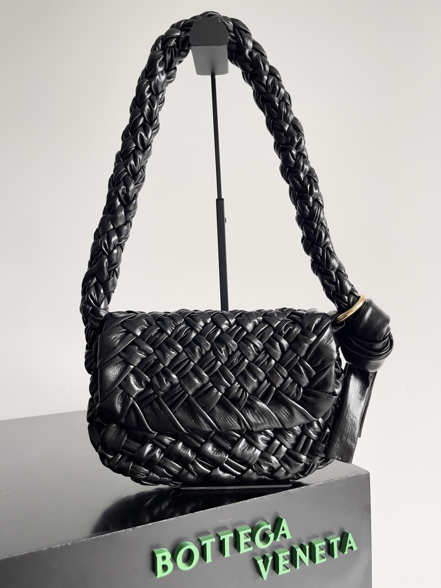 ボッテガ・ヴェネタ「Bottega Veneta」 カリメロ チッタ ノットバッグ