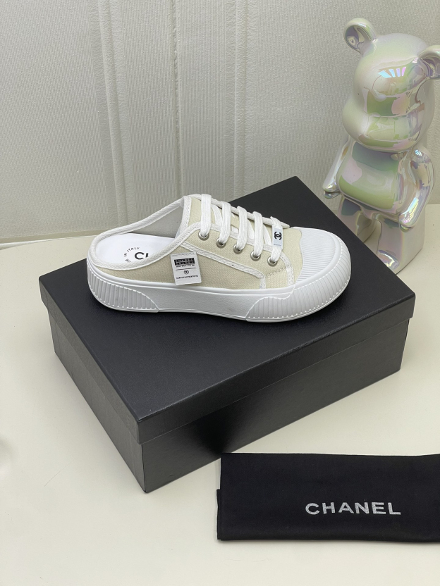 シャネル［Chanel］  2025 ビスケットシューズ カジュアルスニーカー