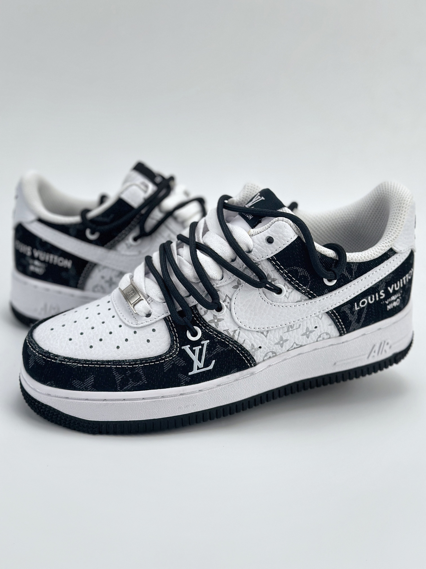 「コラボモデル」Louis Vuitton x Nike Air Force 1 Low スニーカー