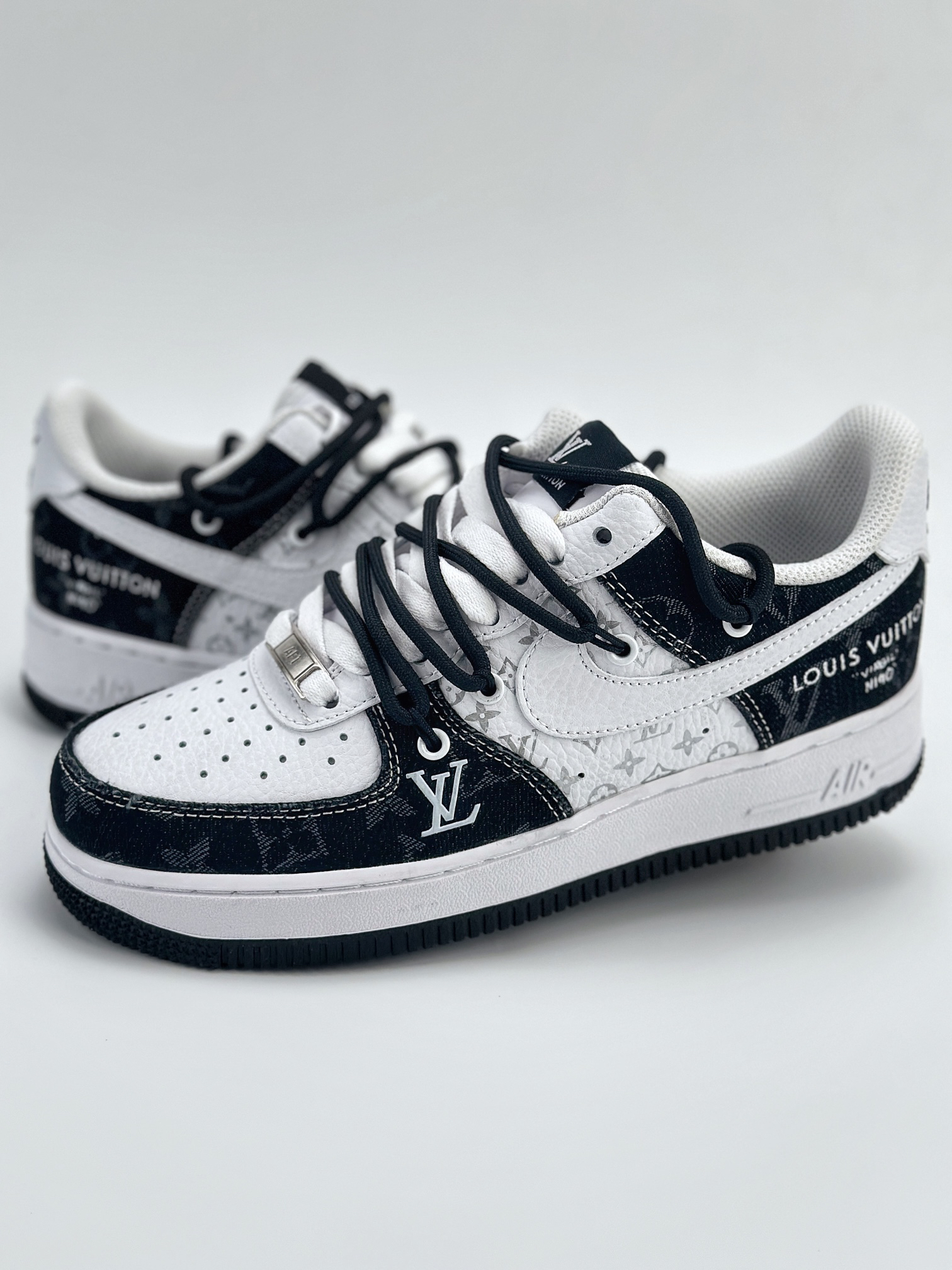 「コラボモデル」Louis Vuitton x Nike Air Force 1 Low スニーカー