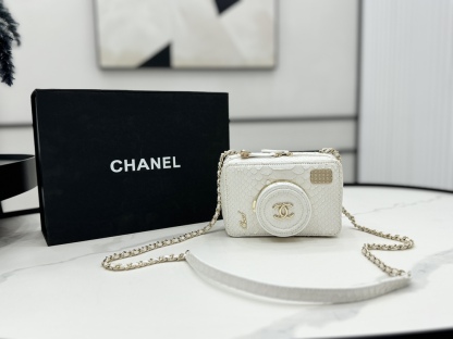 シャネル「Chanel」カメラケース ミニ ショルダーバッグ