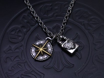 クロムハーツ「Chrome Hearts」のクラシックネックレス - 日常に上品なアクセントを添えるユニセックスモデル