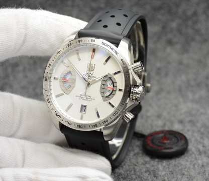 タグ・ホイヤー「TAG Heuer」クラシック メンズウォッチ40MM
