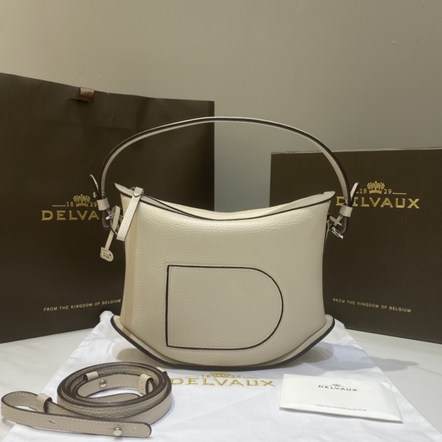 デルヴォー「Delvaux」ショルダーバッグ