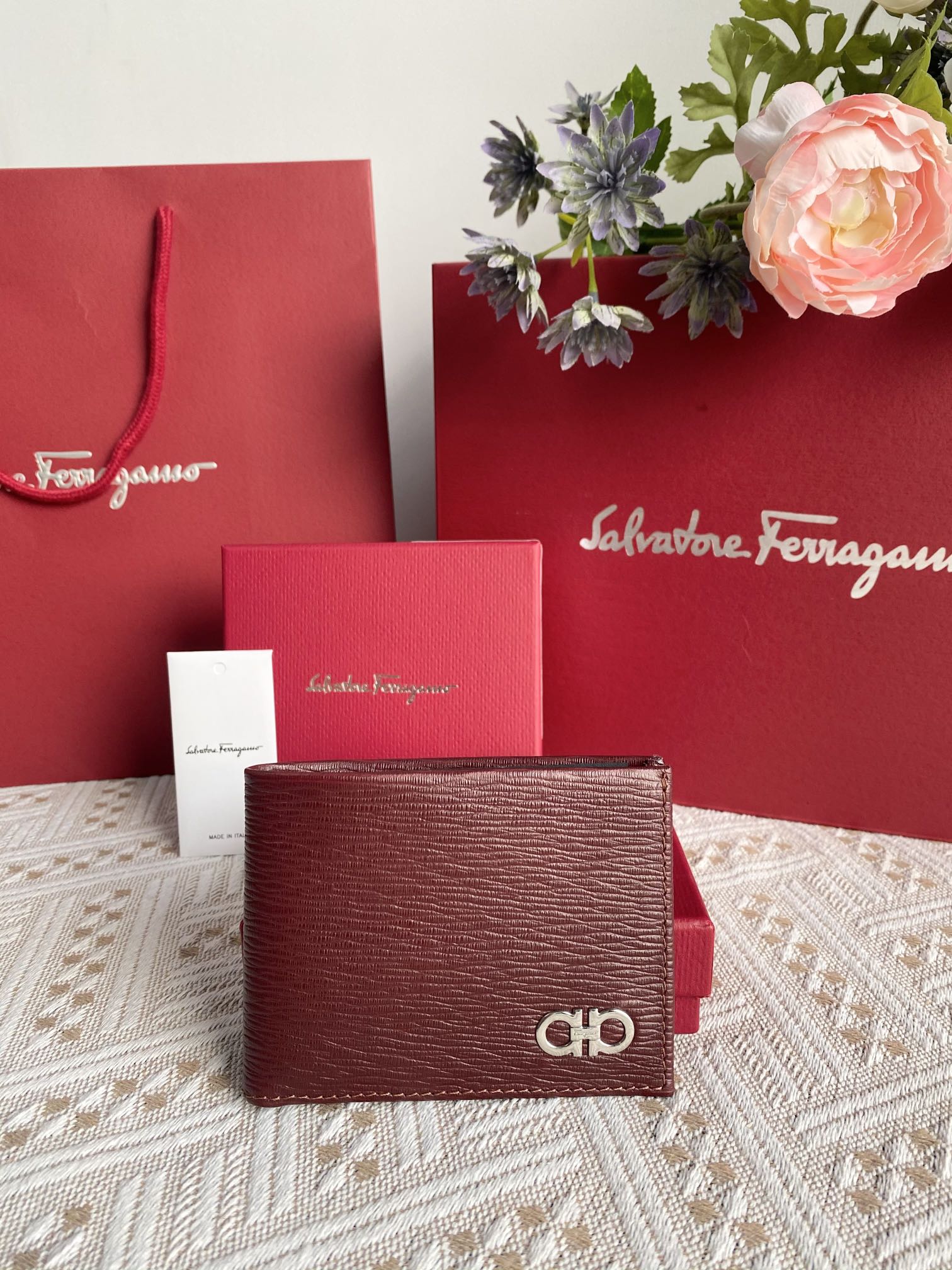 フェラガモ「Ferragamo」ニ コンパクトウォレット