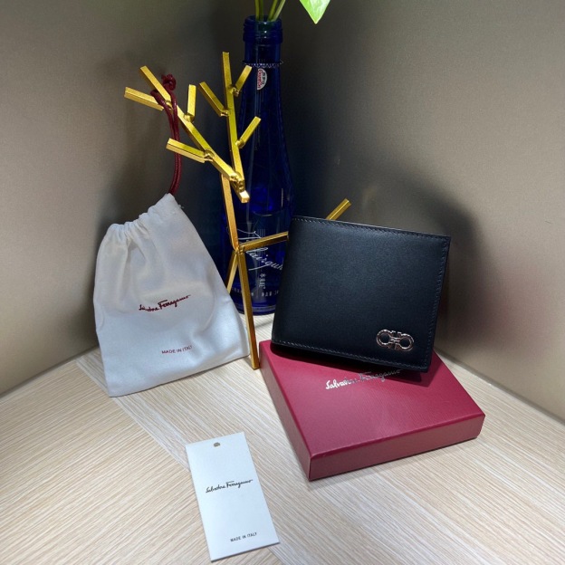 フェラガモ「Ferragamo」ーニ メンズスリムウォレット