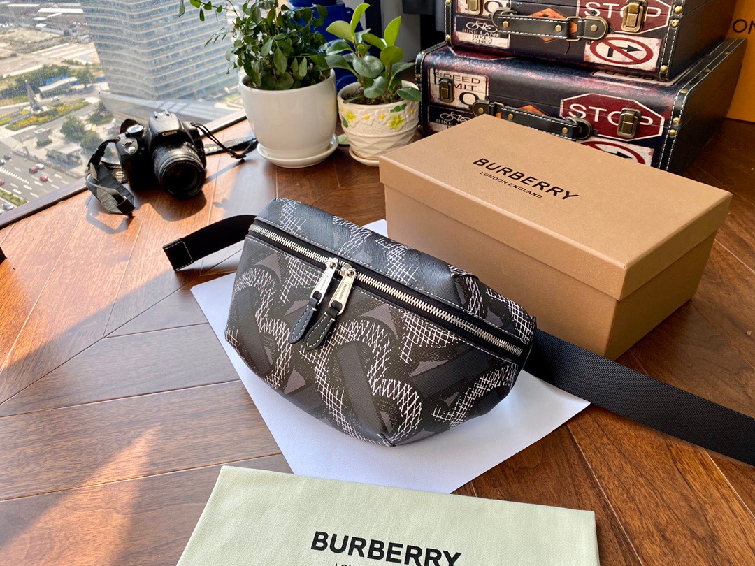 バーバリー「Burberry」クラシックチェック ウエストバッグ