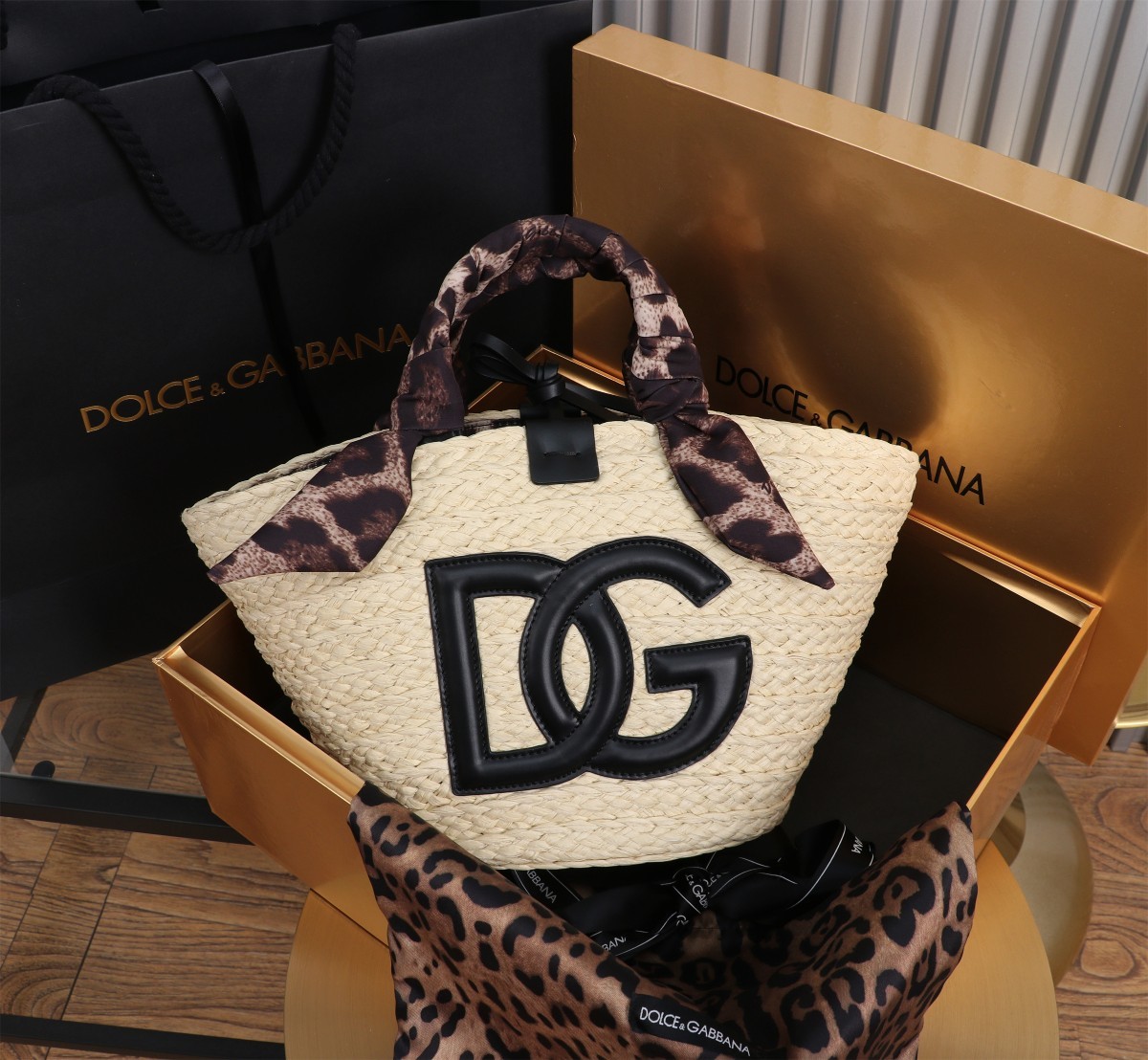 ドルチェ・アンド・ガッバーナ「D&G」 大容量タン トートバッグ
